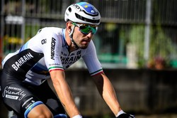 Dramat znanego kolarza na mecie 1. etapu wyścigu Dookoła Katalonii