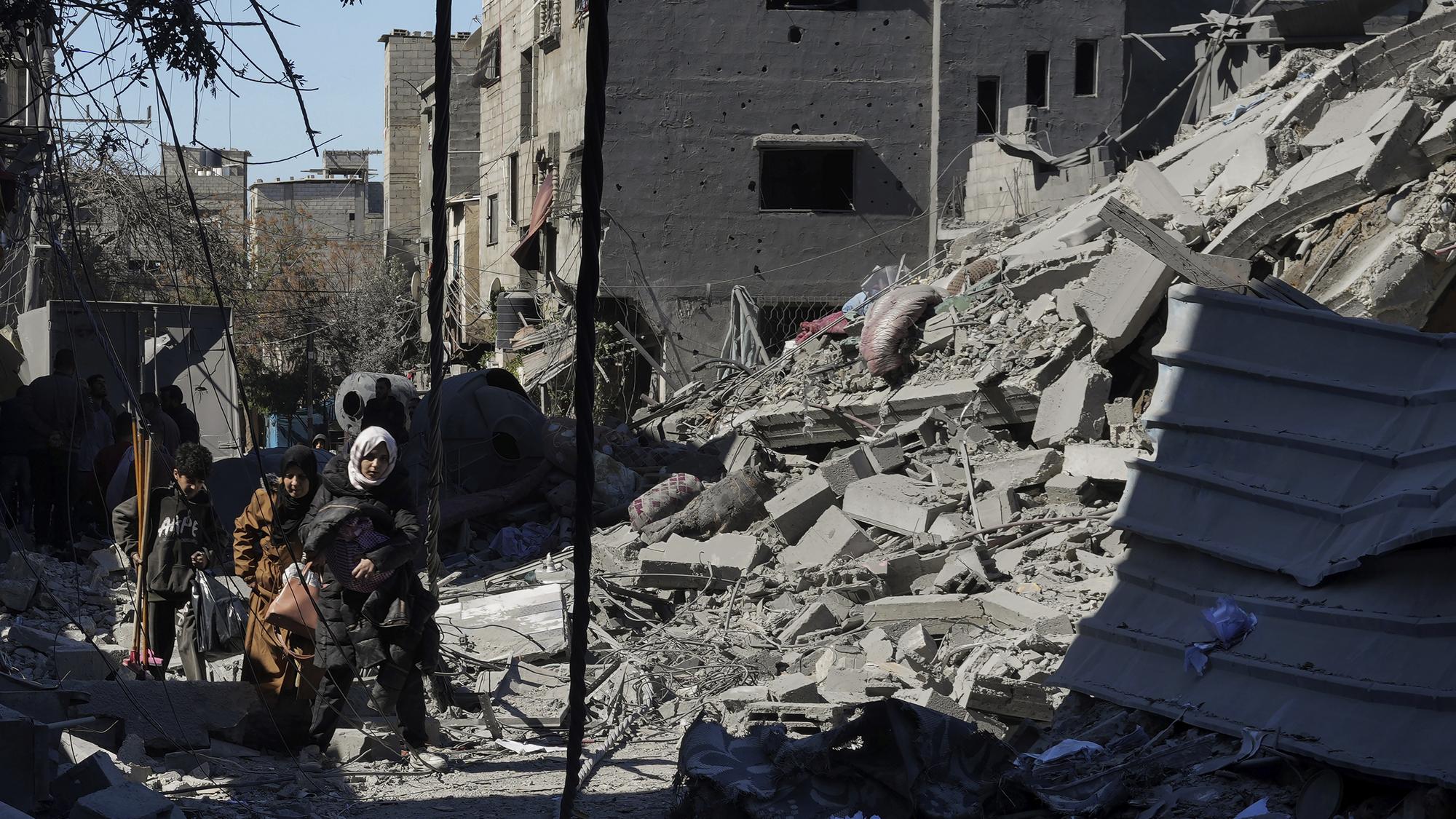 Izrael podnikol letecký útok na utečenecký tábor v meste Nusseirat, v centrálnom pásme Gazy, 29. februára 2024.