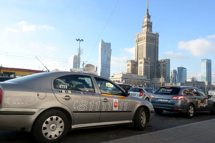 Te same wymagania dla wszystkich wożących pasażerów samochodami osobowymi