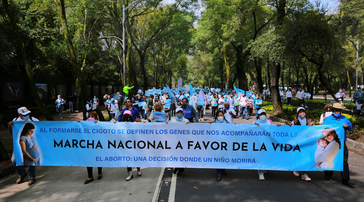 Ezrek tüntettek az abortusz ellen Mexikóban /Fotó: MTI/EPA-EFE/Carlos Ramirez