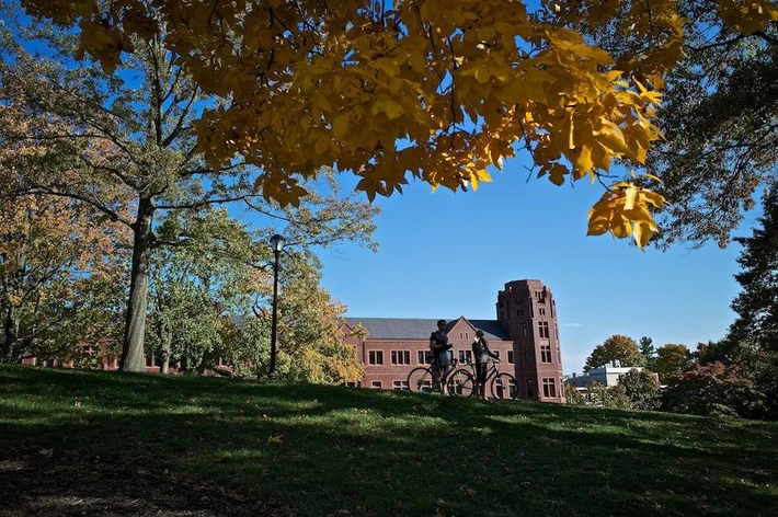 6. Yale University