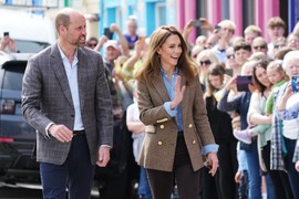 NOVE FOTKE KEJT I VILIJAMA SRUŠILE INTERNET "Kakva lepota i moć", NA OVOM MESTU SLAVE 14 GODINA BRAKA: Princeza u SKINI DŽINSU I PRELEPOM SAKOU stilizovana za desetku