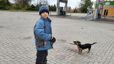 Rodzice 8-latka zginęli od rosyjskiego pocisku. Uratowała go policja