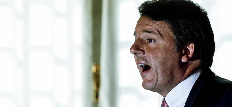 "Najbardziej szalony kryzys na świecie". Renzi bije w Salviniego: Do dymisji potrzebna jest godność. On jej nie ma