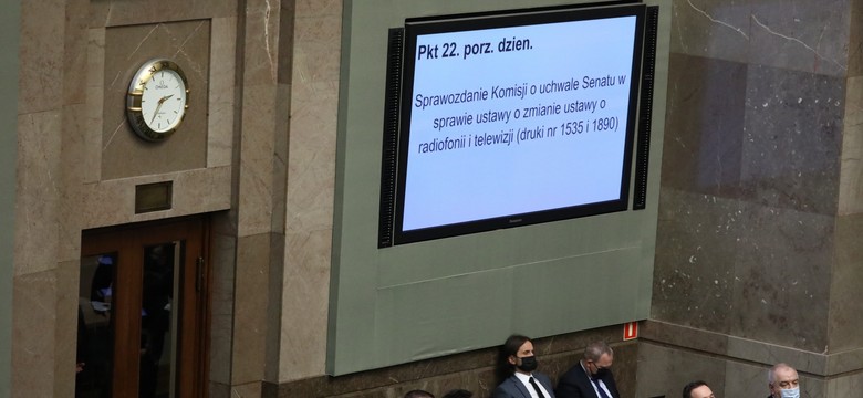 Bix Aliu krytycznie o "lex TVN". Wiceszef MSZ reaguje