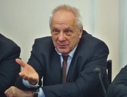 Niesiołowski u Olejnik: Kaczyński tyrankiem, Kukiz pachołkiem, Duda groteskowy