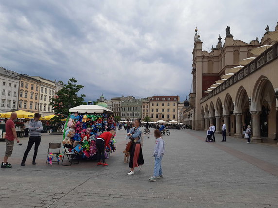 Krakowianie korzystani z poluzowania obostrzeń w sobotę 15 maja 