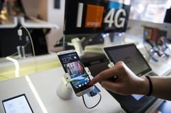 UE zmienia zasady gry na rynku smartfonów. Telefony znowu będą łatwe w naprawie?