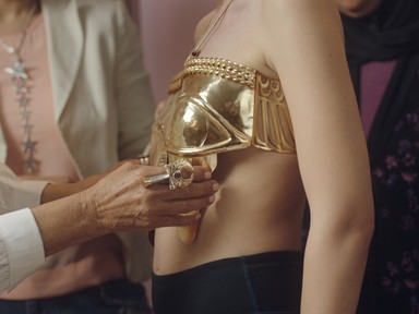 Inspiráló ókori Egyiptom: a Balmain és Azza Fahmy kollaborációja lenyűgöző