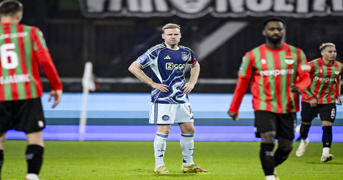 Een-half-uur-met-een-man-meer-Ajax-laat-zege-liggen-bij-NEC-2-2-