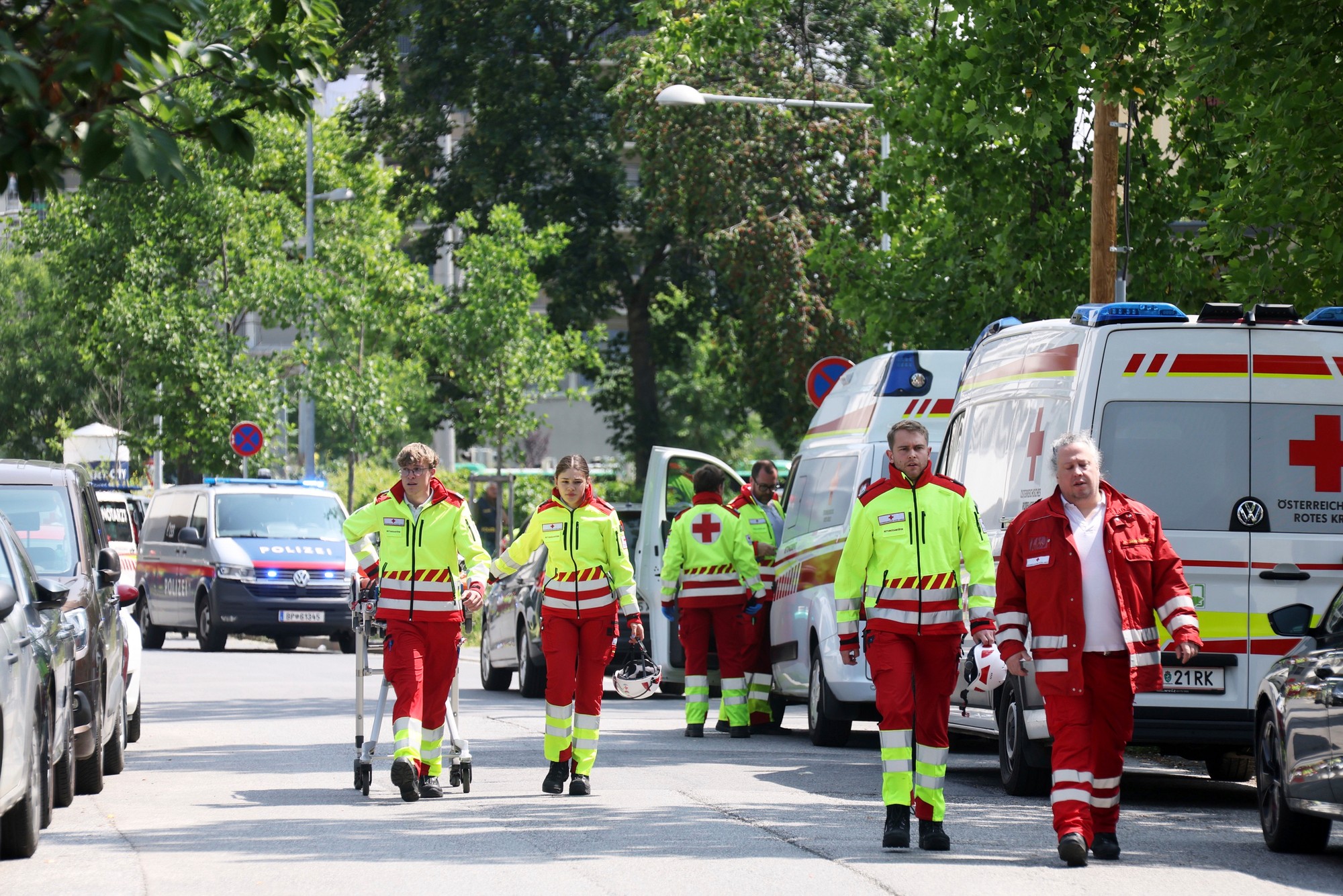 Na škole v rakúskom Grazi došlo k streľbe, pri ktorej zahynulo 10 ľudí. 