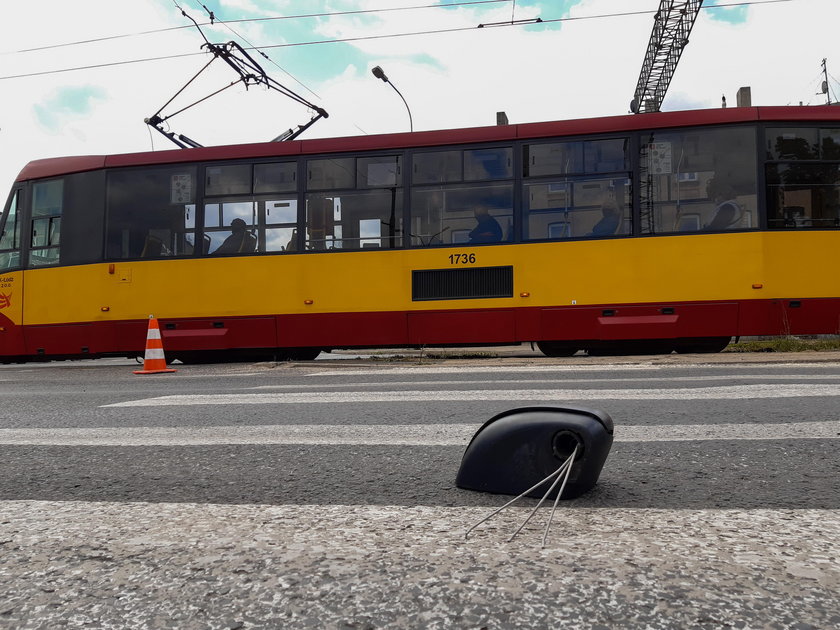 Wypadek na przejściu przy Rzgowskiej w Łodzi. Ranny pieszy