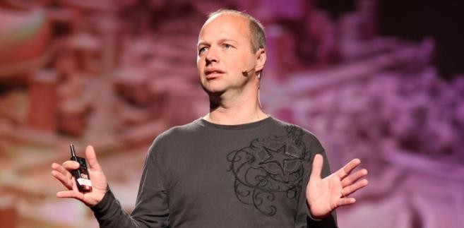 <b>4. Sebastian Thrun</b>, naukowiec-informatyk<br>
Na liście znalazł się za przyspieszenie rewolucji samochodowej i położenie podwalin pod stworzenie auta przyszłości.