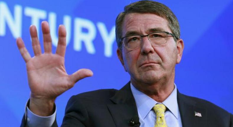 U.S. looking for opportunities to strike Islamic State: Carter