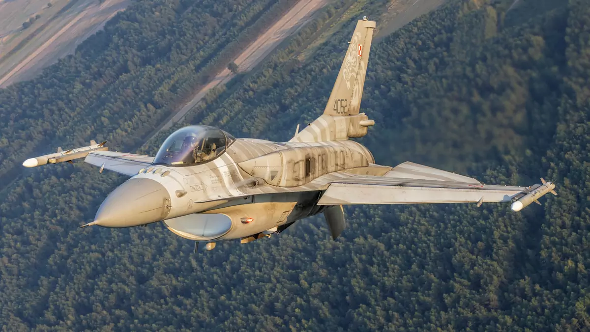 Polski F-16