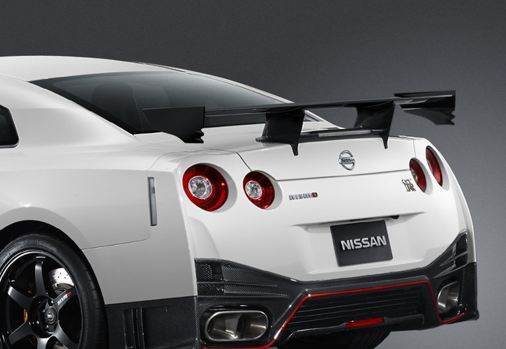 Nissan GT-R