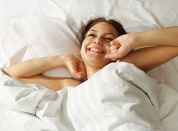 Wyśpij się wreszcie! 12 sprawdzonych sztuczek na lepszy sen. Sprawdź wieczorem!