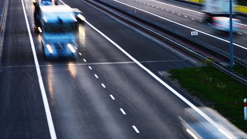 Autostrada A1. Kierowca jechał pod prąd. Był chory na COVID-19