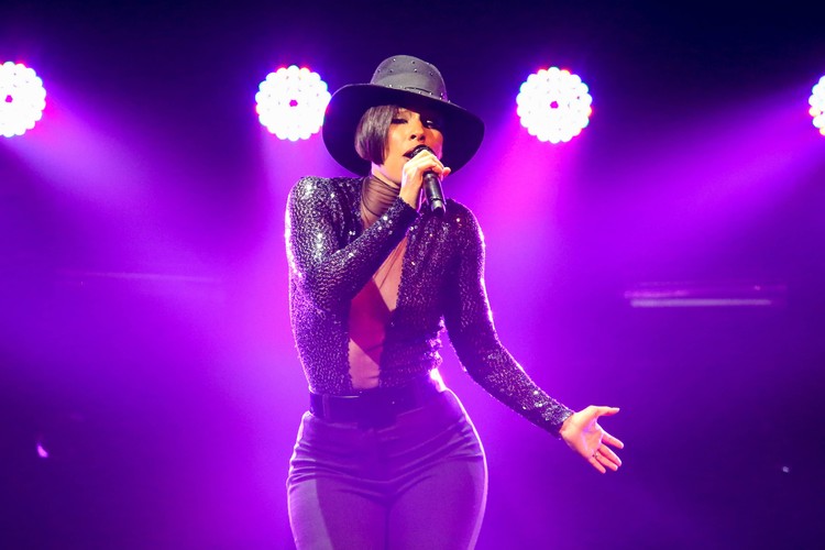Alicia Keys na trasie 'Set The World On Fire'