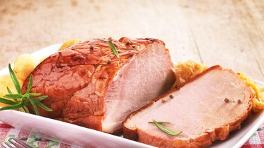 schab pieczony na wielkanoc. soczysty, równy i idealny na zimno