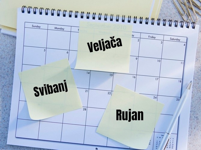 Meseci na hrvatskom