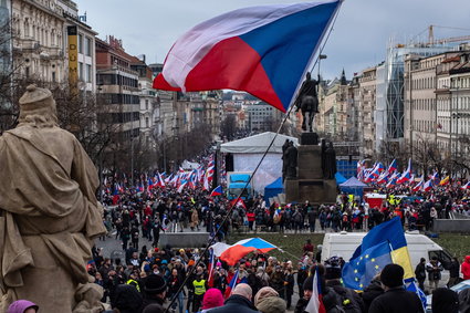 Czesi wyszli na ulice. Padły hasła przeciw rządowi, biedzie i wspieraniu Ukrainy