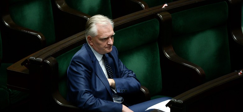 Rząd wypłaci 500 zł na dziecko z dziury budżetowej? "Parę miliardów nie będzie problemem"