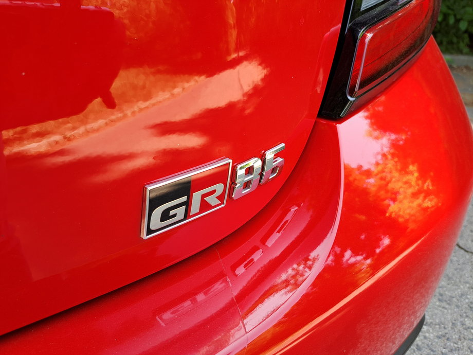Toyota GR86 to godny następca znakomitego GT86 - modelu, który zaprezentowano przed dekadą.