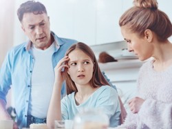 Kary i nagrody w wychowaniu dziecka? Nie tędy droga do świetlanej przyszłości młodego człowieka...