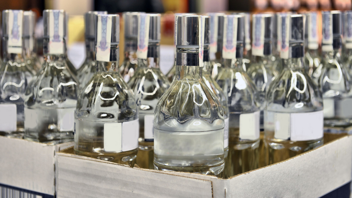Przewodnicząca Rady Warszawy Ewa Malinowska-Grupińska zapowiedziała w wczoraj, że utworzy zespół radnych, który zajmie się zasadami sprzedaży alkoholu w mieście. Nowe, ostrzejsze regulacje przyjęte w czerwcu ub. roku krytykują przedsiębiorcy.