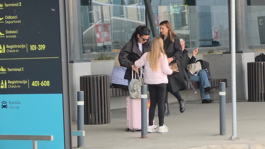 Aleksandra Jeftanović sa mužem i detetom