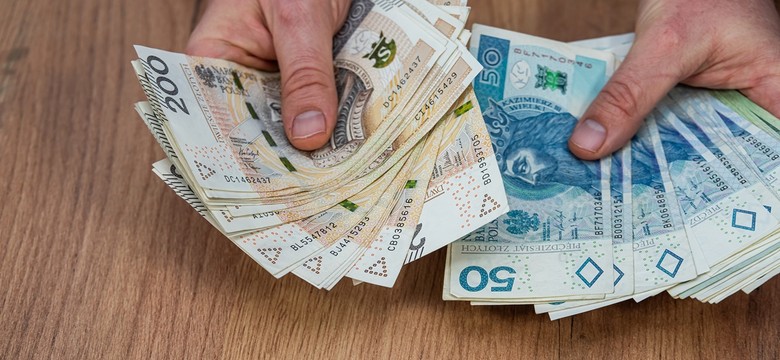 Ponad 6500 zł premii co miesiąc. I to do końca życia. Co trzeba zrobić, aby otrzymać pieniądze?
