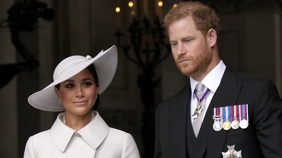 Meghan Markle és Károly király /Fotó: Northfoto