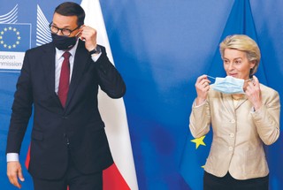 PiS bierze się za wygaszanie konfliktów. Partia rządząca pilnie potrzebuje wizerunkowego sukcesu