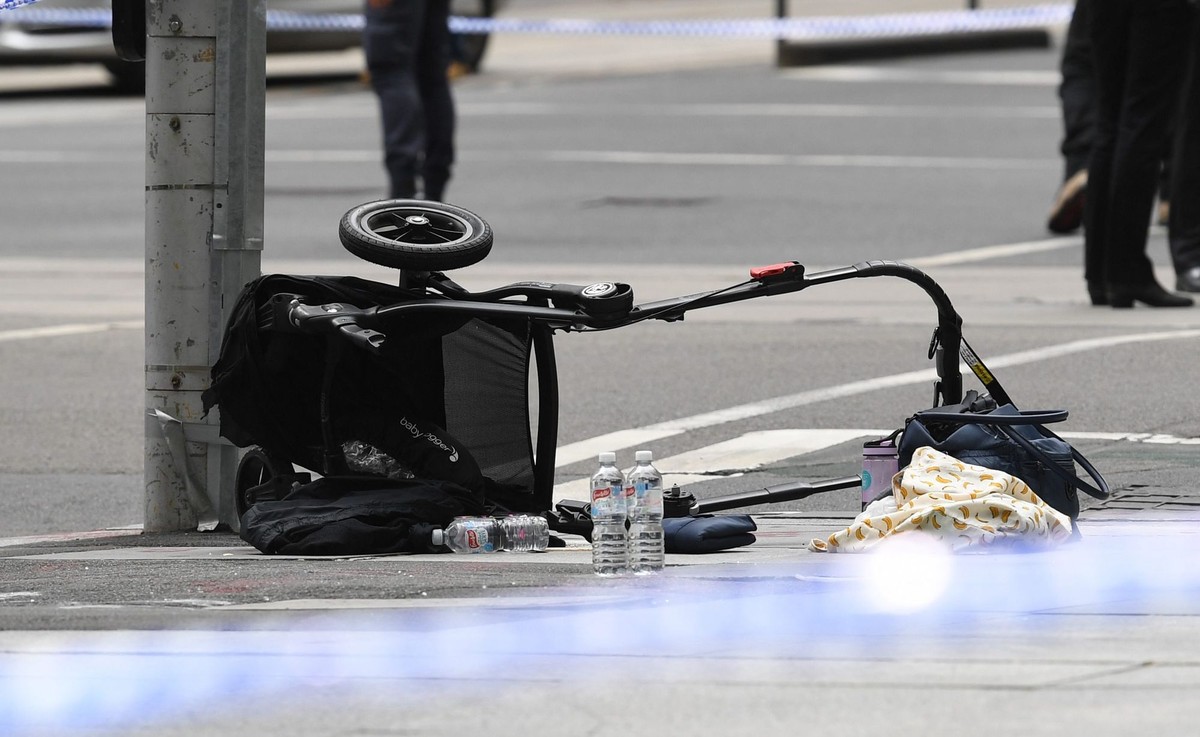 Mężczyzna wjechał w ludzi