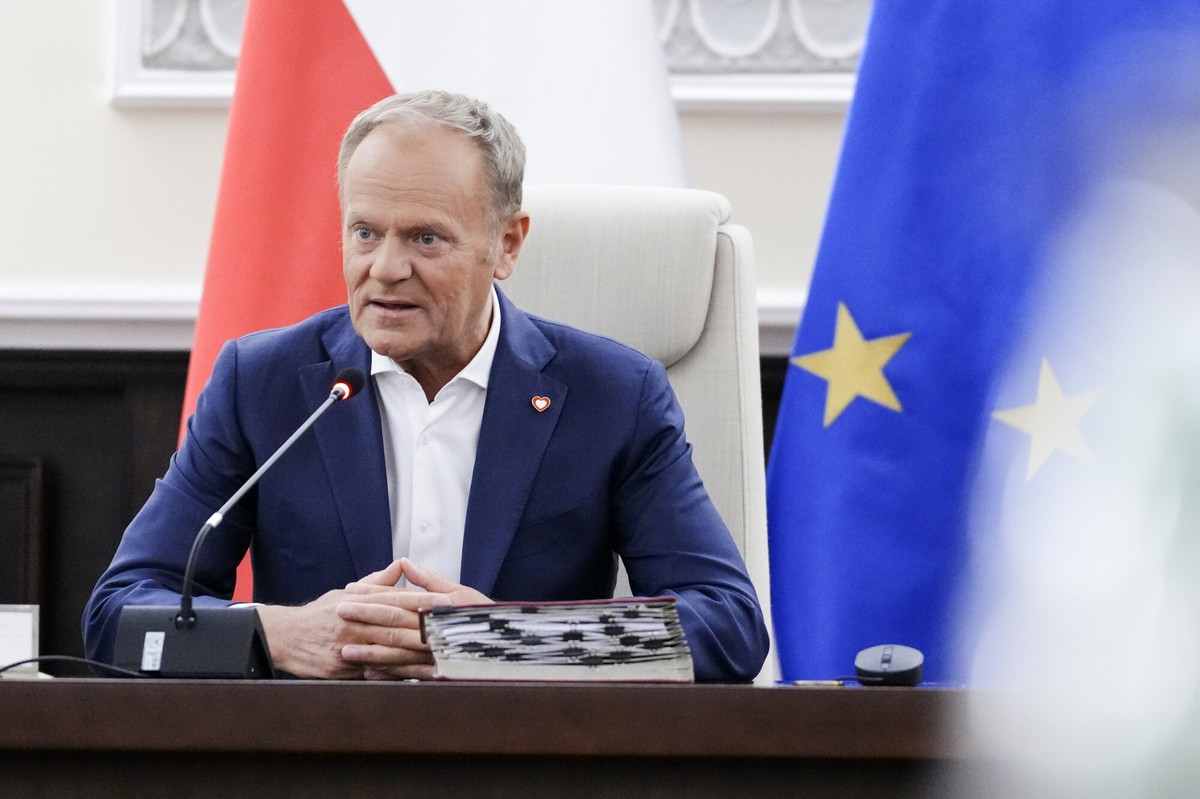 Tusk o sprawie Nawrockiego. "Nieźle zorganizowana patodeweloperka"