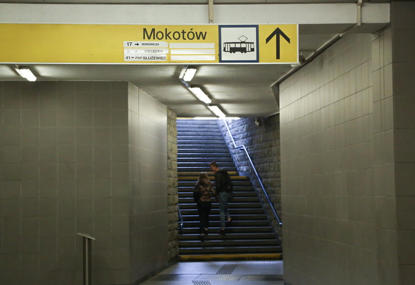 Tablice w metrze wprowadzają w błąd