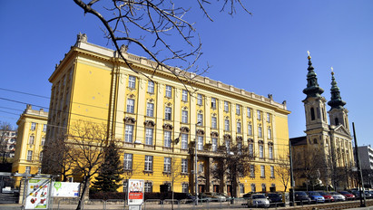 Döbbenet: kizuhant egy diák egy budapesti iskola 3. emeletéről