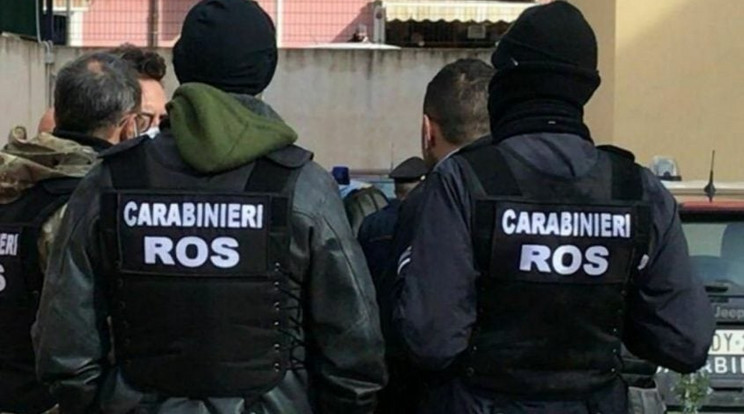 Az olasz csendőrök gazdasági báncselekmények gyanúja miatt vették őrizetbe a magyar ügyvédnő olasz szeretőjét    foto carabinieri-ros-