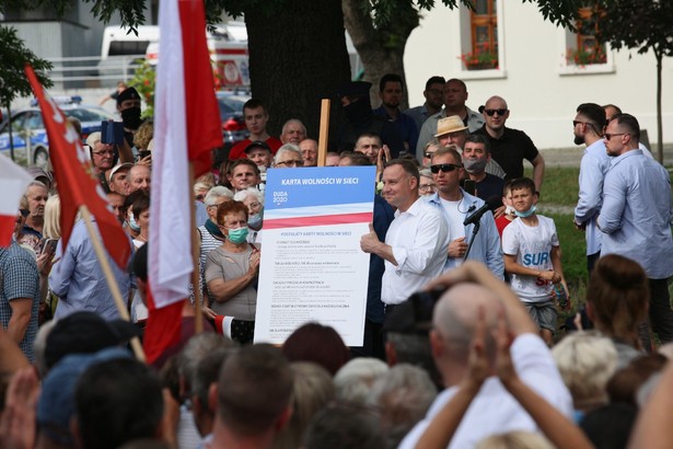 Prezydent zaprezentował kartę wolności w sieci. Co się w niej znalazło?