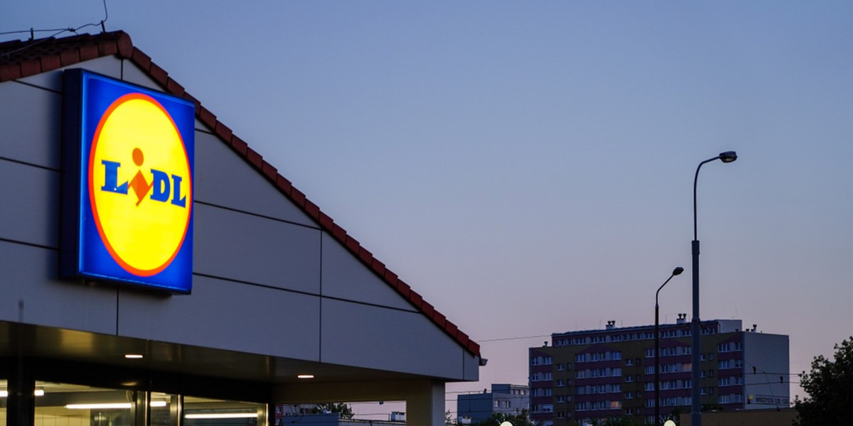 Biedronka na pierwszym, Lidl na drugim, czyli właściwie bez zmian. Za to na zapleczu pierwszej dwójki wiele się dzieje.