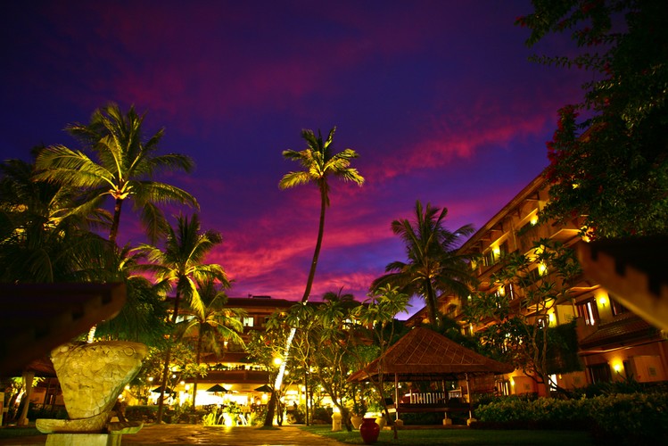 10. miejsce - indonezyjska wyspa Bali. Wyspa tętni życiem miejscem przez całą dobę.