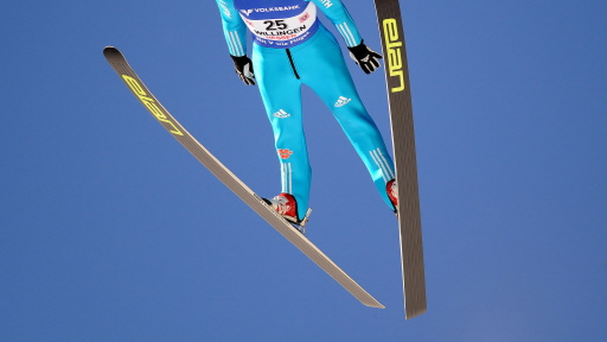Niemiecki skoczek narciarski, Martin Schmitt zapewnił, że nie zamierza na razie kończyć kariery. - Na razie o tym nie myślę - cytuje 34-letniego zawodnika portal skijumping.de.