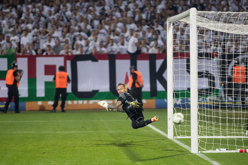 Besnik Hasi i Arkadiusz Malarz przed meczem z Borussią Dortmund