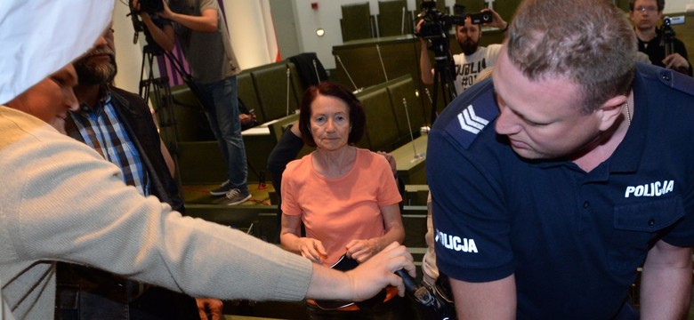 Zarzuty dla mężczyzny, który w SN próbował odebrać broń policjantowi
