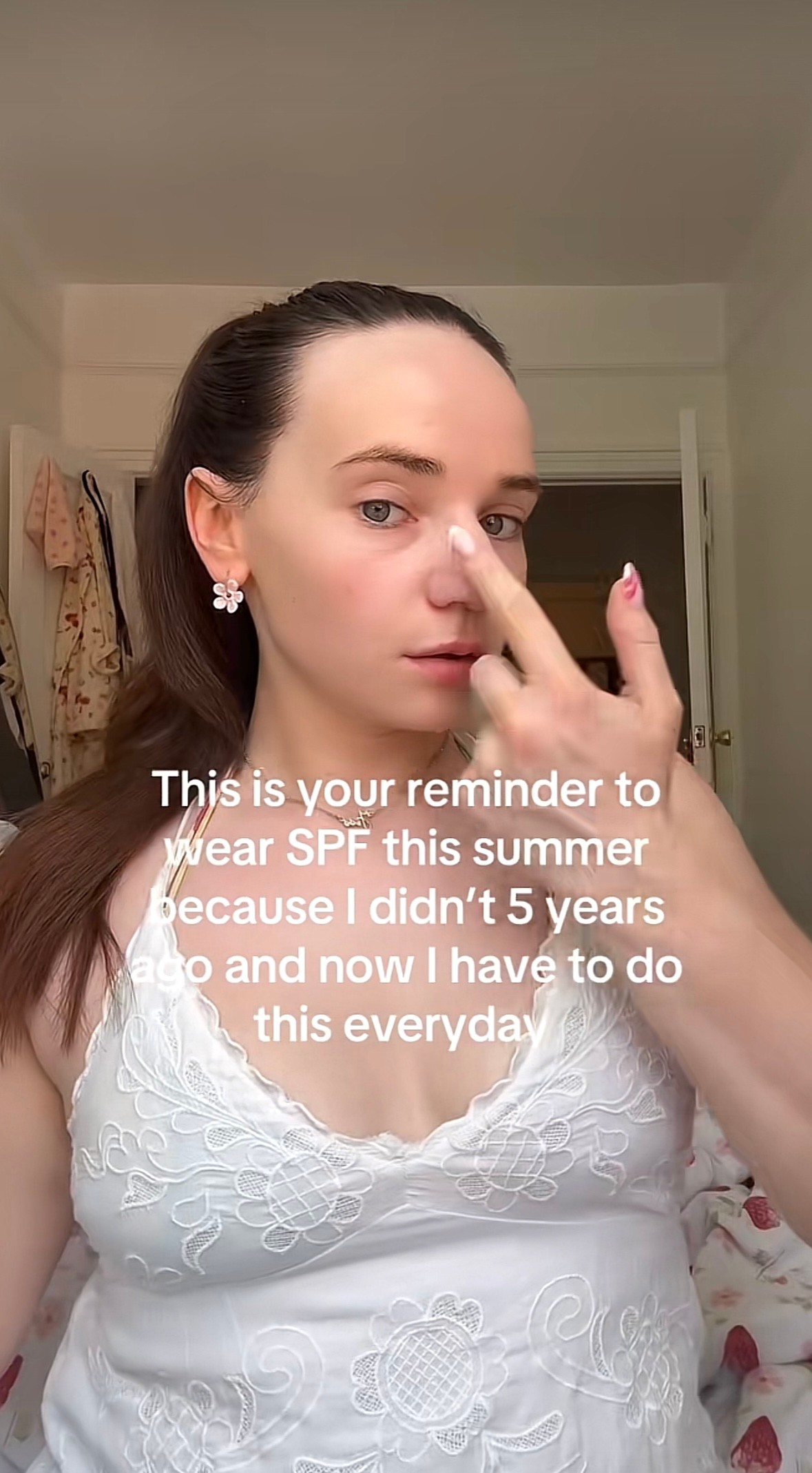 Jessica McGirr teraz denne používa opaľovací krém s SPF 50 a premýšľa, či má ďalej skúšať nové liečby.