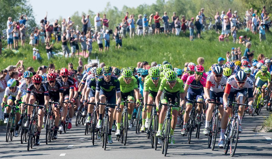 Rival 'trains' at the front of the peloton on stage 3. Delaware native Joe Dombrowki led the green-kitted Cannodale squad.