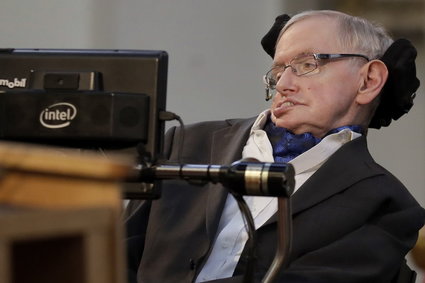 Stephen Hawking nie żyje