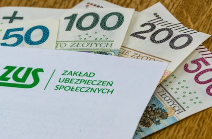 Przejście na emeryturę po 10 latach pracy. Czy to możliwe? ZUS odpowiada