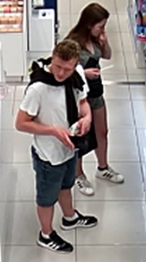Kobieta i mężczyzna podejrzani o kradzież perfum. Rozpoznajesz ich?